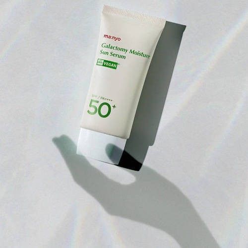 Серум сонцезахисний з галактомісисом Manyo Galactomy Moisture Sun Serum SPF50+/PA++++ M1700 фото